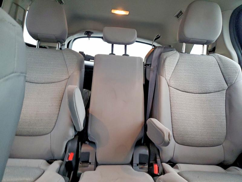 Photo 10 from auction – 2023 TOYOTA SIENNA with VIN 5TDKRKEC4PS146261