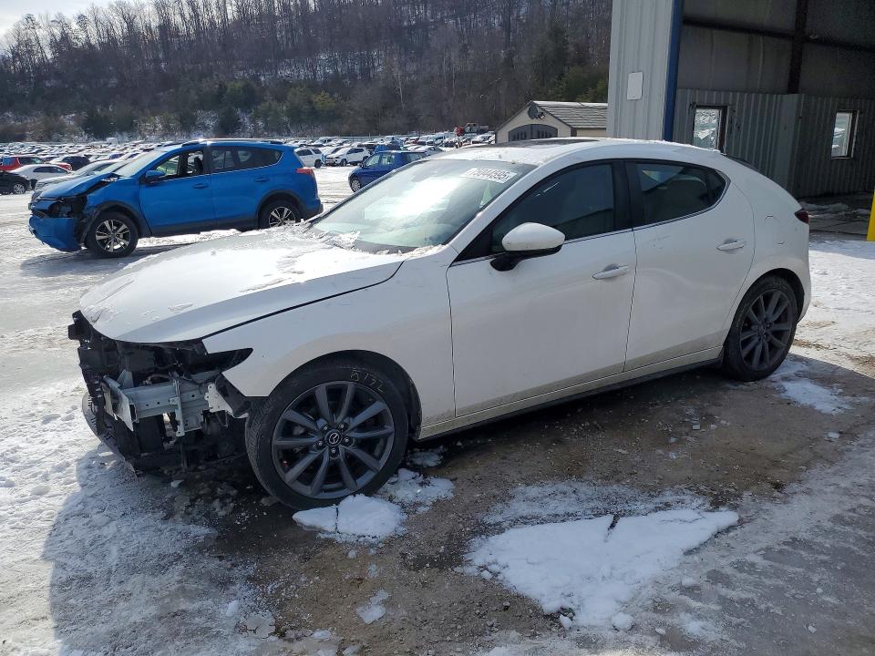 MAZDA 3 2021 with VIN JM1BPALL3M1401638 - Photo from auction