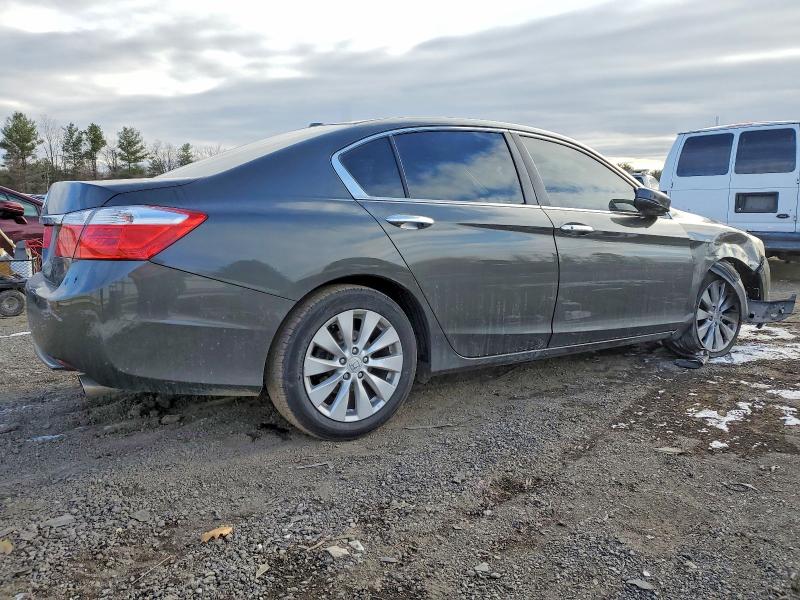 Photo 3 from auction – 2013 HONDA ACCORD with VIN 1HGCR2F82DA200598