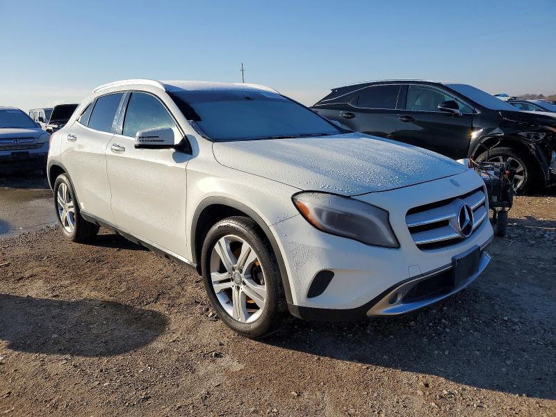 Photo 4 from auction – 2015 MERCEDES-BENZ GLA with VIN WDCTG4EB2FJ119501