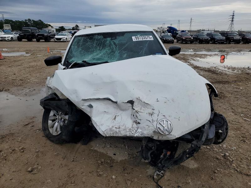 Photo 5 from auction – 2017 VOLKSWAGEN BEETLE with VIN 3VWF17AT6HM600424
