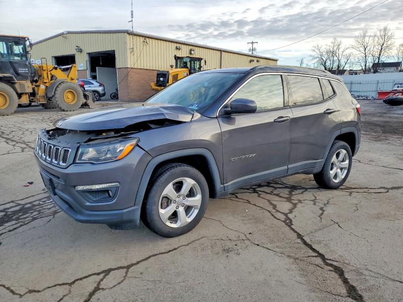 JEEP COMPASS 2019 with VIN 3C4NJDBB7KT754320 - Photo from auction