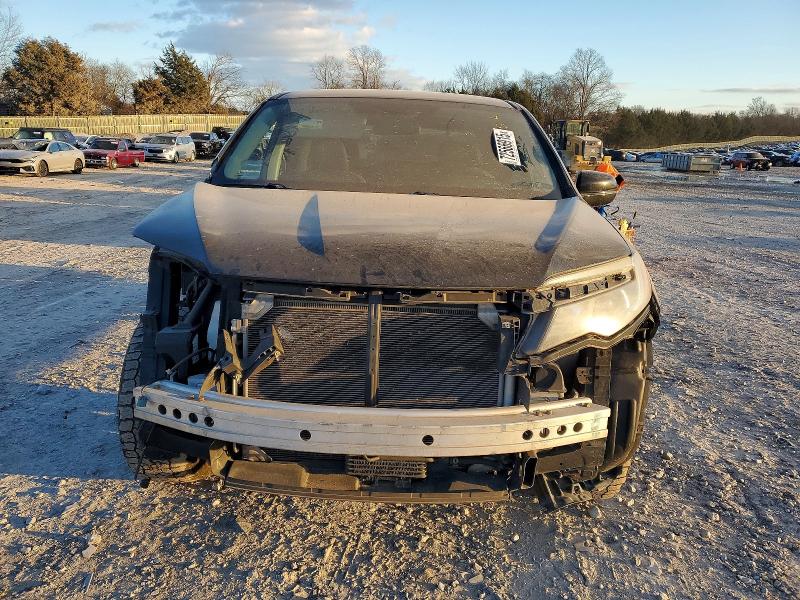 Photo 5 from auction – 2017 HONDA RIDGELINE with VIN 5FPYK3F11HB017196
