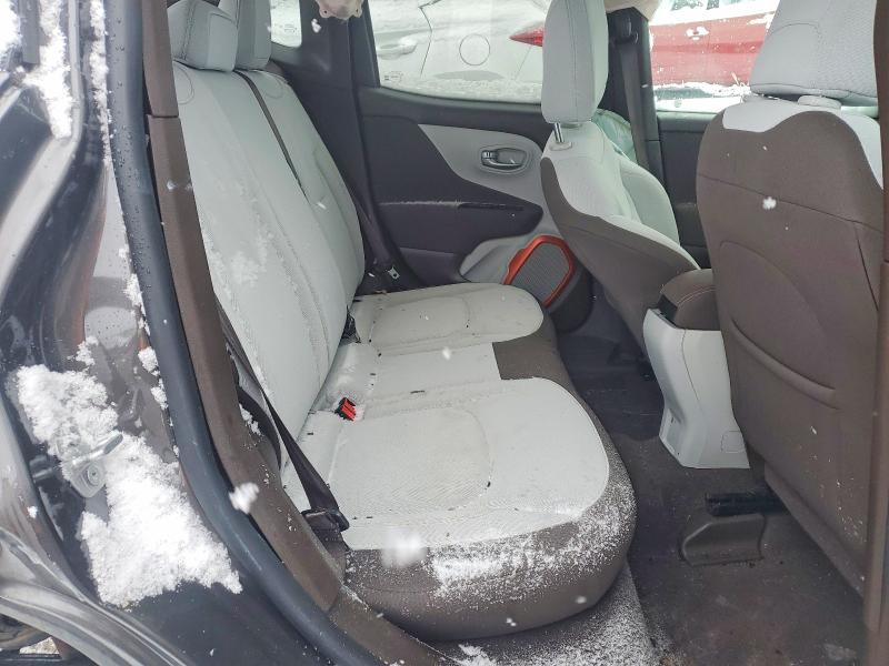 Photo 11 from auction – 2017 JEEP RENEGADE with VIN ZACCJBBB6HPG02749