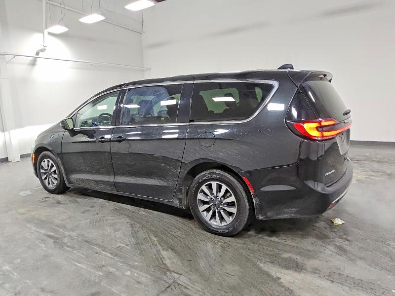 Photo 2 from auction – 2022 CHRYSLER PACIFICA H with VIN 2C4RC1L77NR147927