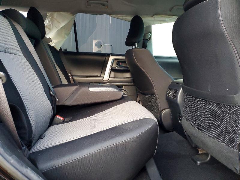 Photo 11 from auction – 2018 TOYOTA 4RUNNER SR with VIN JTEBU5JR2J5532051
