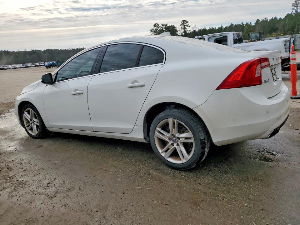 Photo 2 from auction – 2015 VOLVO S60 PREMIE with VIN YV140MFK2F1365584