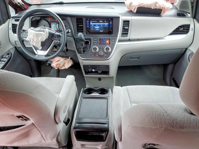 Photo 8 from auction – 2016 TOYOTA SIENNA LE with VIN 5TDKK3DC8GS735356