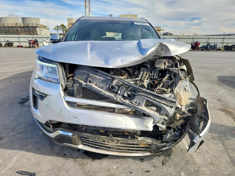 Photo 5 from auction – 2018 FORD EXPLORER L with VIN 1FM5K7F88JGB45720