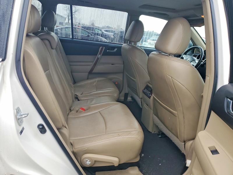 Photo 11 from auction – 2011 TOYOTA HIGHLANDER with VIN 5TDDK3EHXBS084159