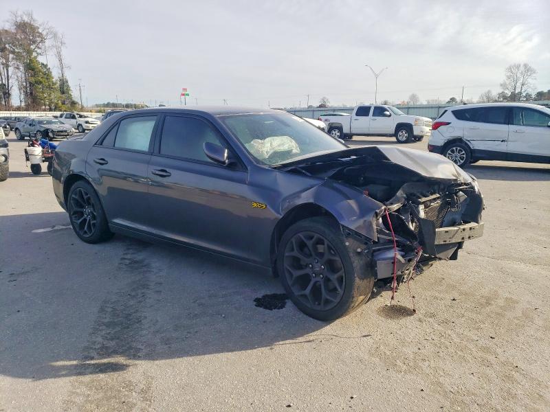 Photo 4 from auction – 2019 CHRYSLER 300 S with VIN 2C3CCABG9KH628680