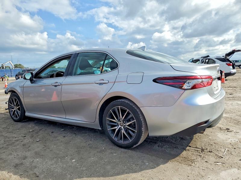Photo 2 from auction – 2021 TOYOTA CAMRY with VIN 4T1F31AK8MU563363
