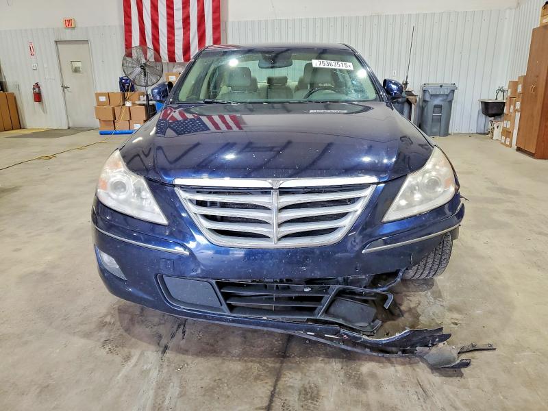 Photo 5 from auction – 2011 HYUNDAI GENESIS 4. with VIN KMHGC4DF1BU132347