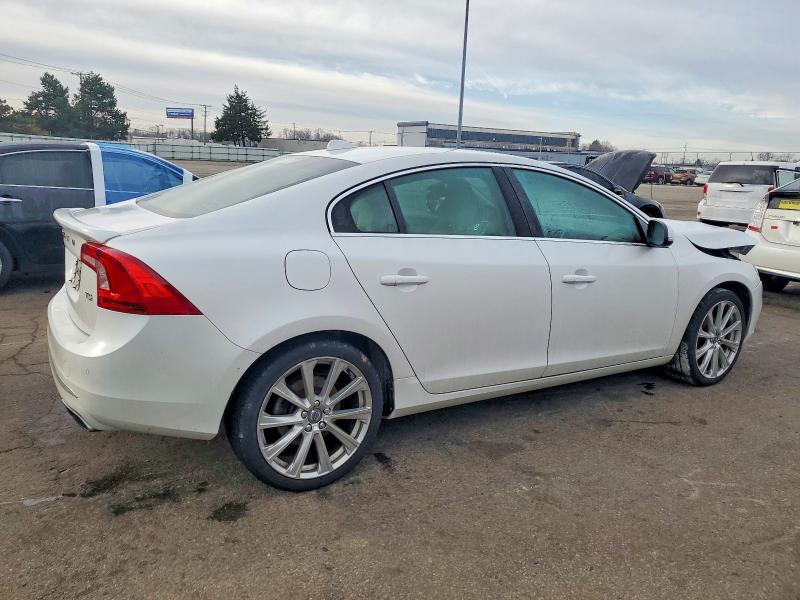 Photo 3 from auction – 2018 VOLVO S60 PREMIE with VIN LYV402HK2JB178452