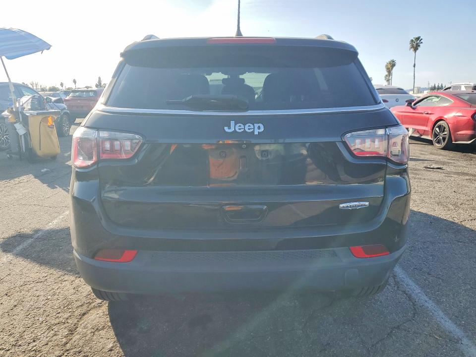 Photo 6 from auction – 2018 JEEP COMPASS LA with VIN 3C4NJCBB9JT414322