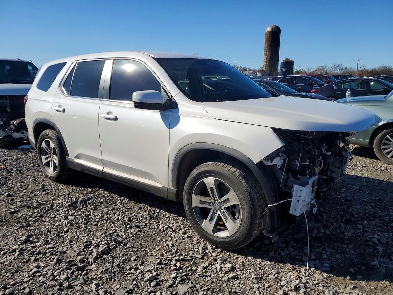 Photo 4 from auction – 2025 HONDA PILOT with VIN 5FNYG2H42SB035208