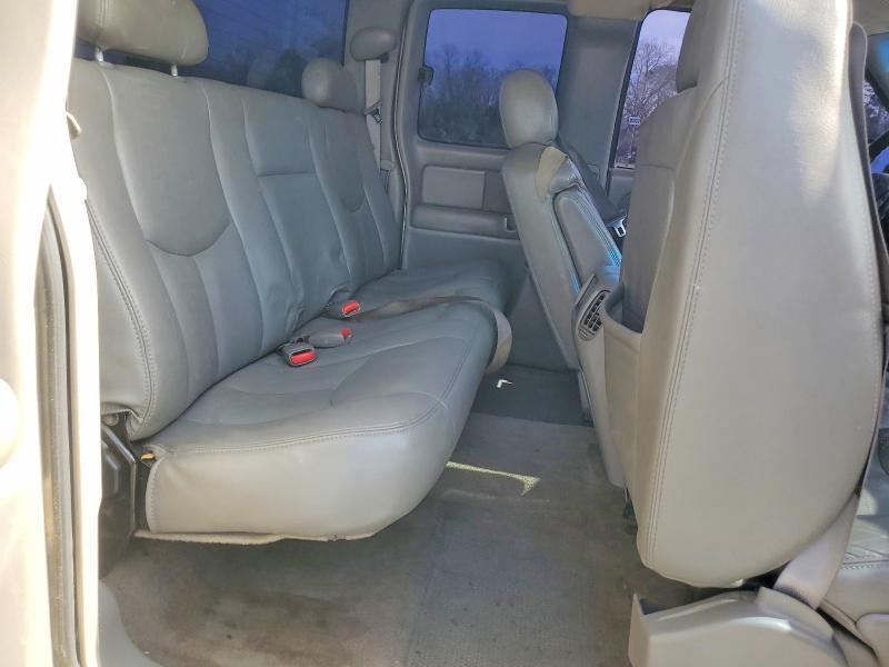 Photo 10 from auction – 2003 GMC NEW SIERRA with VIN 2GTEC19T531314381