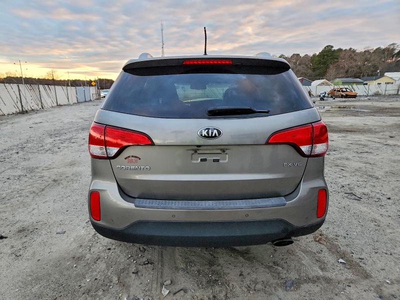 Photo 6 from auction – 2015 KIA SORENTO EX with VIN 5XYKU4A70FG578621