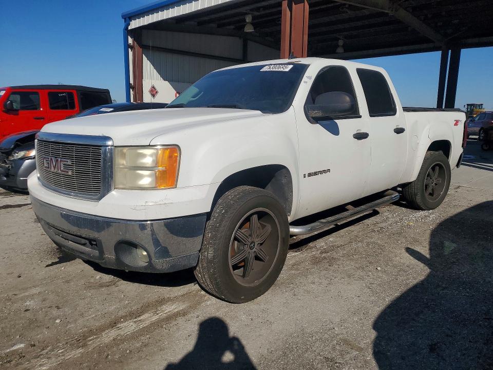 GMC NEW SIERRA 2007 with VIN 3GTEC13J47G532431 - Photo from auction