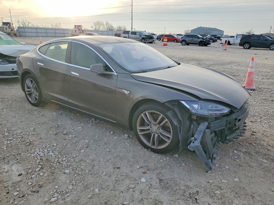 Photo 4 from auction – 2015 TESLA MODEL S with VIN 5YJSA1E12FF118803