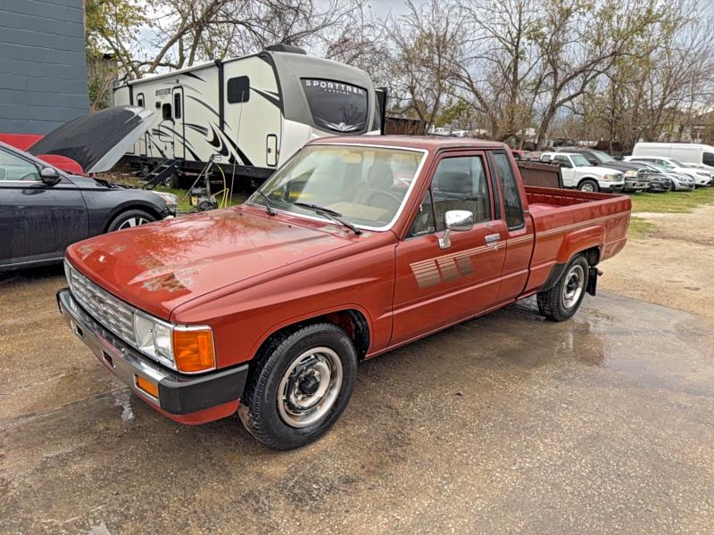 Photo 2 from auction – 1985 TOYOTA PICKUP with VIN JT4RN56D9F5042940
