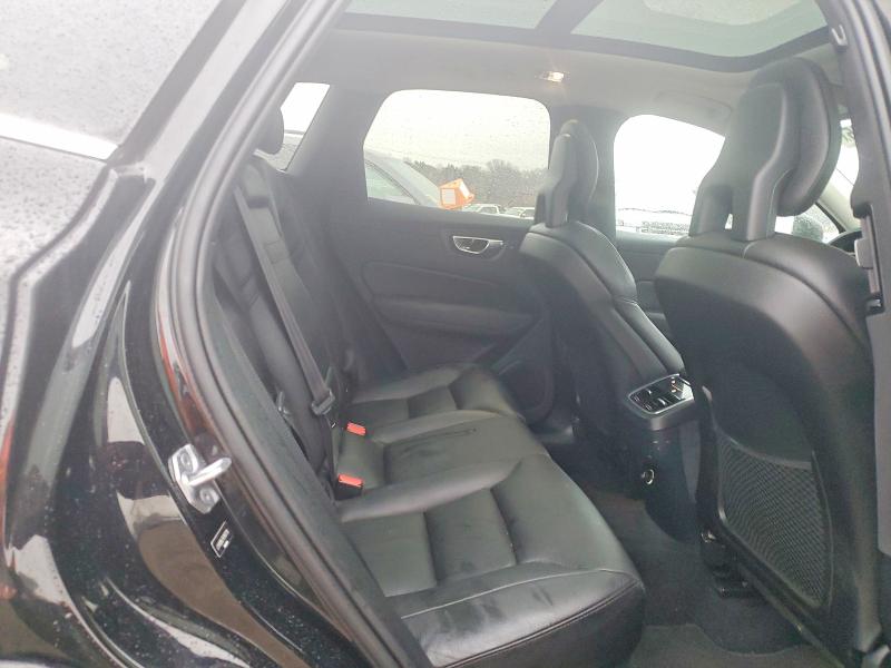 Photo 11 from auction – 2019 VOLVO XC60 with VIN LYV102RL7KB187708