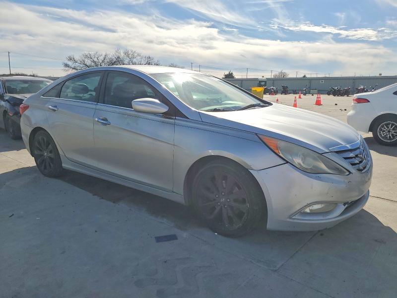 Photo 4 from auction – 2012 HYUNDAI SONATA SE with VIN 5NPEC4AC5CH290465