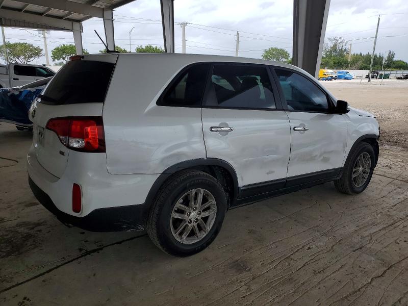 Photo 3 from auction – 2015 KIA SORENTO LX with VIN 5XYKT3A64FG657312