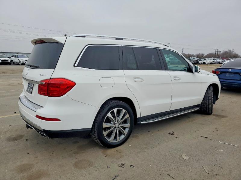 Photo 3 from auction – 2015 MERCEDES-BENZ GL with VIN 4JGDF6EE2FA477700