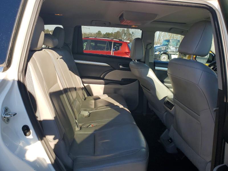 Foto 11 de la subasta – 2016 TOYOTA HIGHLANDER con VIN 5TDJKRFH7GS351592