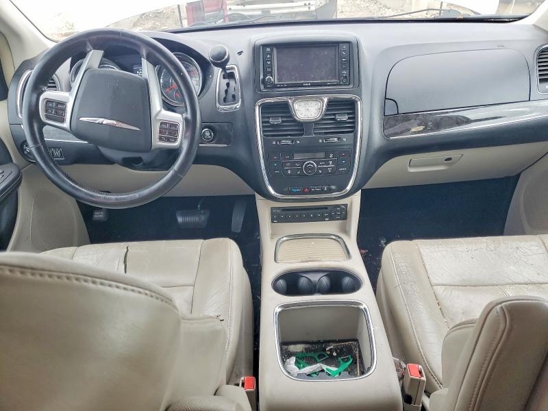 Photo 8 from auction – 2011 CHRYSLER TOWN & COU with VIN 2A4RR6DG7BR784235
