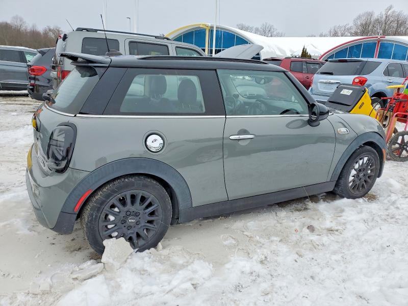 Photo 3 from auction – 2017 MINI COOPER S with VIN WMWXP7C53H2A44522