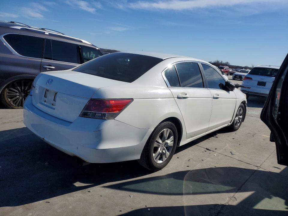 Photo 3 from auction – 2008 HONDA ACCORD LXP with VIN JHMCP26418C028297