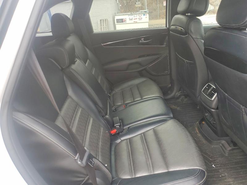 Photo 11 from auction – 2016 KIA SORENTO with VIN 5XYPK4A13GG071561