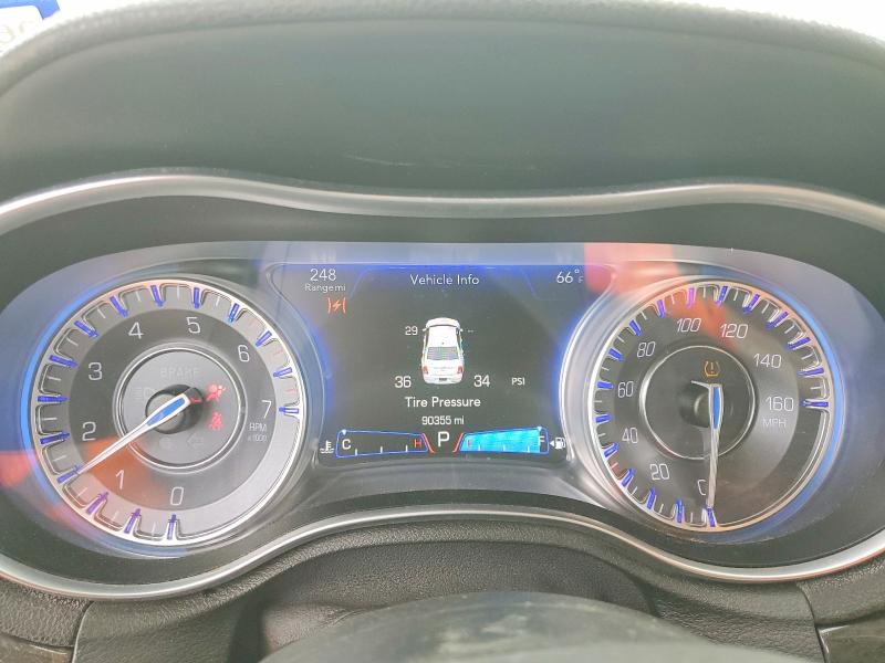 Photo 9 from auction – 2017 CHRYSLER 300C with VIN 2C3CCAET8HH552418