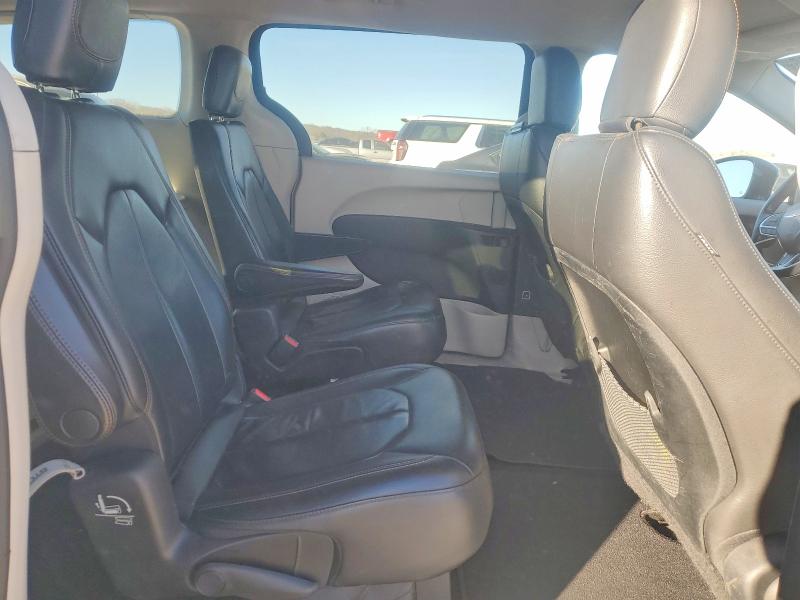 Photo 11 from auction – 2017 CHRYSLER PACIFICA T with VIN 2C4RC1BG3HR526901