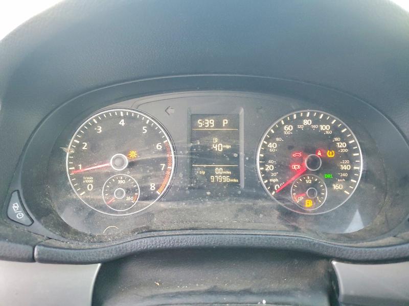 Photo 9 from auction – 2013 VOLKSWAGEN PASSAT S with VIN 1VWAP7A32DC080470