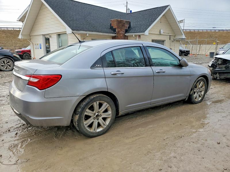 Photo 3 from auction – 2013 CHRYSLER 200 LX with VIN 1C3CCBAB2DN762114