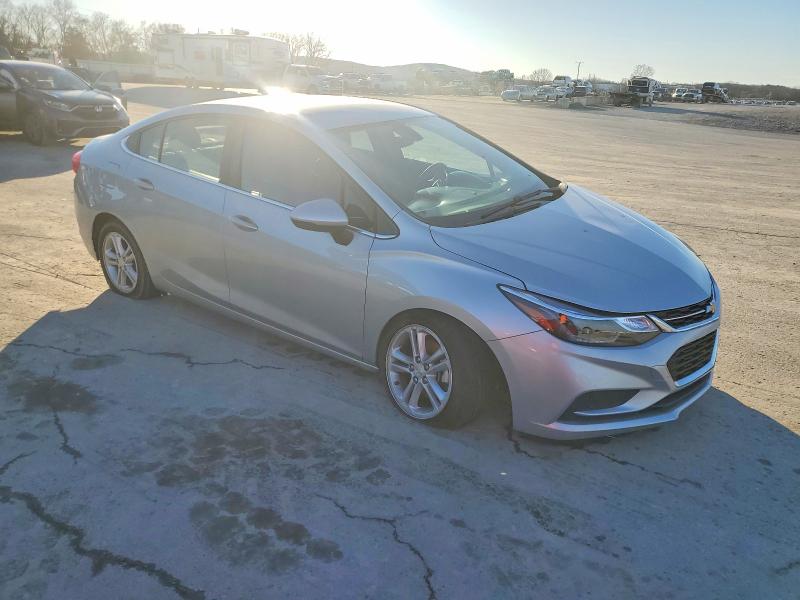 Photo 4 from auction – 2017 CHEVROLET CRUZE with VIN 1G1BE5SM2H7175207