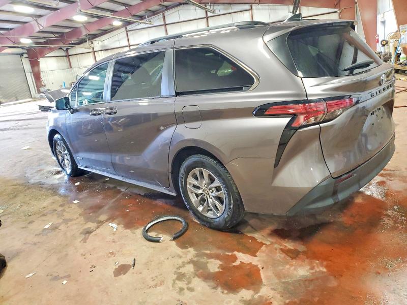 Photo 2 from auction – 2021 TOYOTA SIENNA LE with VIN 5TDBRKEC8MS025485