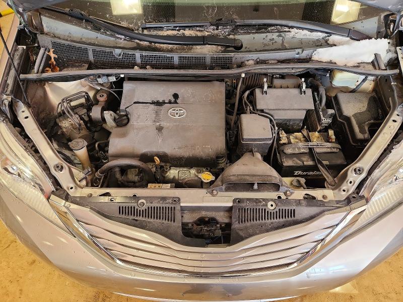 Photo 12 from auction – 2016 TOYOTA SIENNA XLE with VIN 5TDYK3DC8GS725680