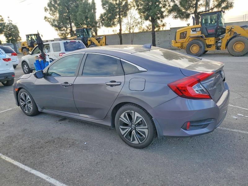 Photo 2 from auction – 2017 HONDA CIVIC EX with VIN 2HGFC1F32HH641622