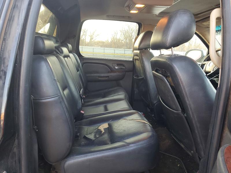 Photo 10 from auction – 2010 CHEVROLET AVALANCHE with VIN 3GNVKGE05AG237136