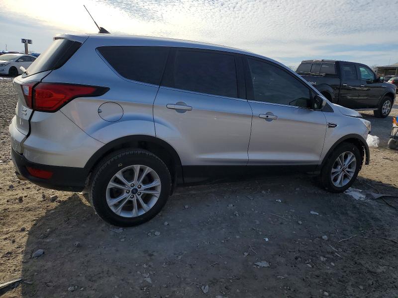 Photo 3 from auction – 2019 FORD ESCAPE SE with VIN 1FMCU0GD0KUC36911