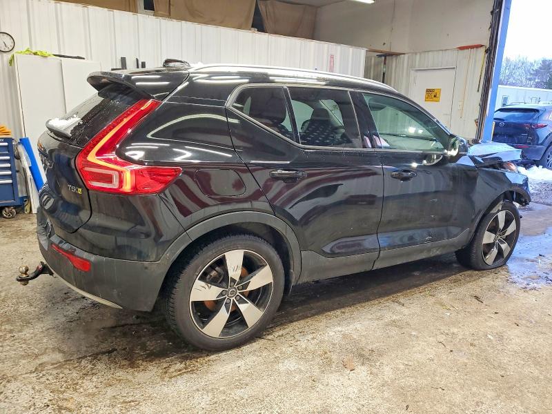 Photo 3 from auction – 2019 VOLVO XC40 T5 MO with VIN YV4162UK8K2059439