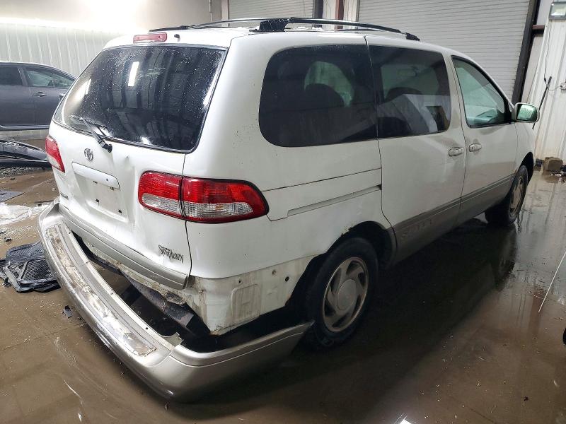 Photo 3 from auction – 2002 TOYOTA SIENNA LE with VIN 4T3ZF13C52U461307