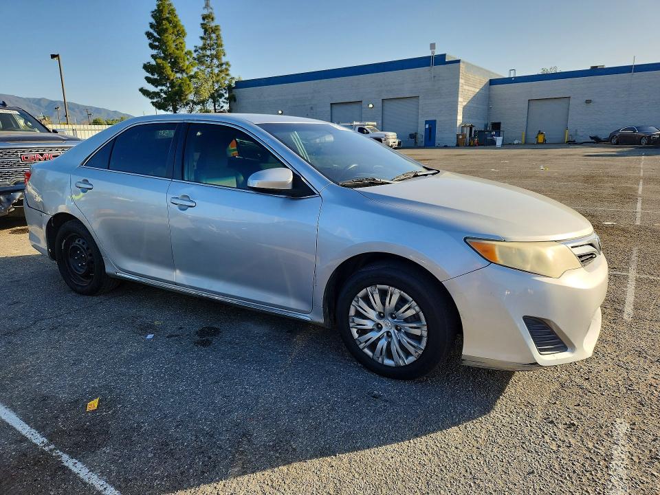 Photo 4 from auction – 2014 TOYOTA CAMRY with VIN 4T1BF1FK0EU440981