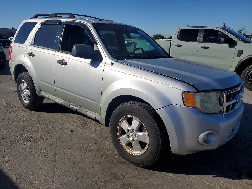 Photo 4 from auction – 2010 FORD ESCAPE XLT with VIN 1FMCU0D77AKA56110
