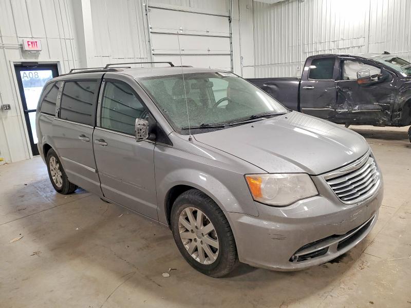 Photo 4 from auction – 2015 CHRYSLER TOWN & COU with VIN 2C4RC1BG3FR510159