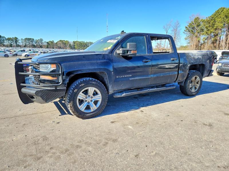 CHEVROLET SILVERADO 2018 with VIN 3GCUKPEC0JG622425 - Photo from auction